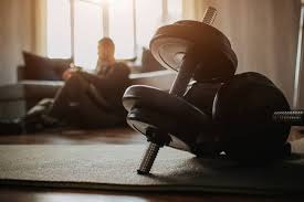 曼联中场门户大开，利兹联趁机发动攻势，但皮罗埃的弧线球射门稍稍高出横梁。 比赛所剩时间无几…… 89分钟｜⚪️ 1-1 🔴 ｜ #MUFC 来源：Stretford Paddock