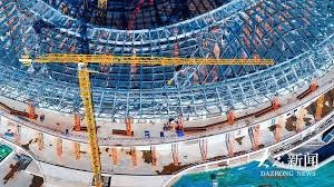 🥰还得看库中锋！库里内线举手要位上篮打成2+1！挥拳庆祝！